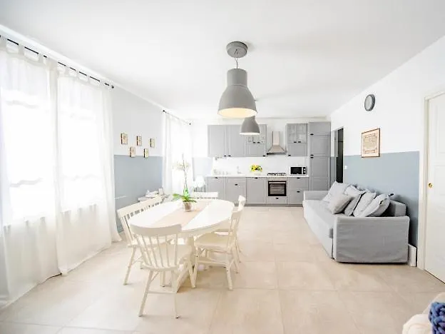 Beach Apartment In The Center San Remo 0*,